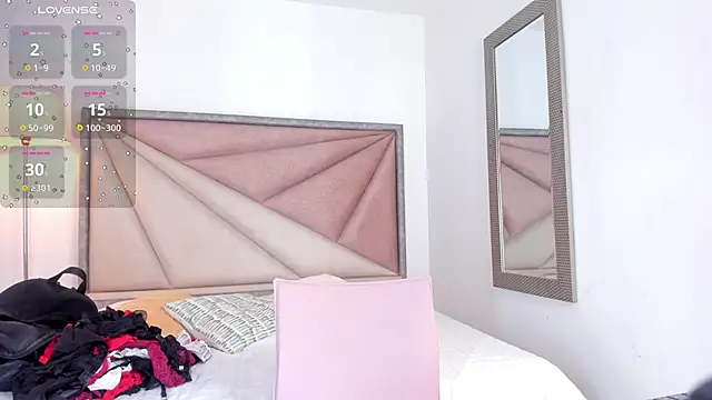 Snapshot of BarbaraKnox_ chatting on September 13, 2025, 12:10 am BarbaraKnox online show from September 13, 2025, 12:10 am