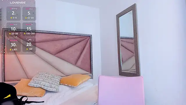 Snapshot of BarbaraKnox_ chatting on October 7, 2025, 12:30 am BarbaraKnox online show from October 7, 2025, 12:30 am