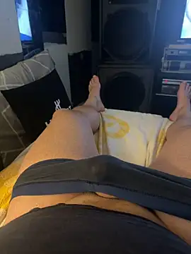 Snapshot of MatthewEmme chatting on October 12, 2025, 12:04 pm MatthewEmme online show from October 12, 2025, 12:04 pm