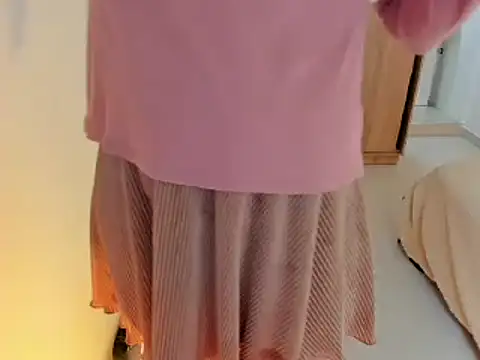 misstoya online show from December 23, 2024, 1:18 am