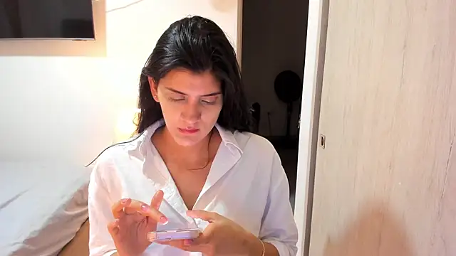 misstoya online show from September 19, 2025, 3:19 am