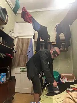 Ariel Ari online show from October 8, 2025, 11:24 pm