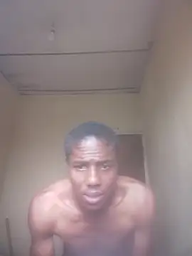 Snapshot of MkingPin chatting on February 17, 2026, 6:43 am MkingPin online show from February 17, 2026, 6:43 am