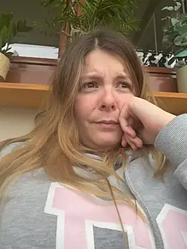 Snapshot of Nina_blain chatting on February 13, 2026, 10:00 am Nina blain online show from February 13, 2026, 10:00 am