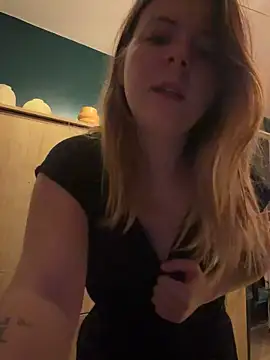 Snapshot of Nina_blain chatting on February 14, 2026, 5:48 am Nina blain online show from February 14, 2026, 5:48 am