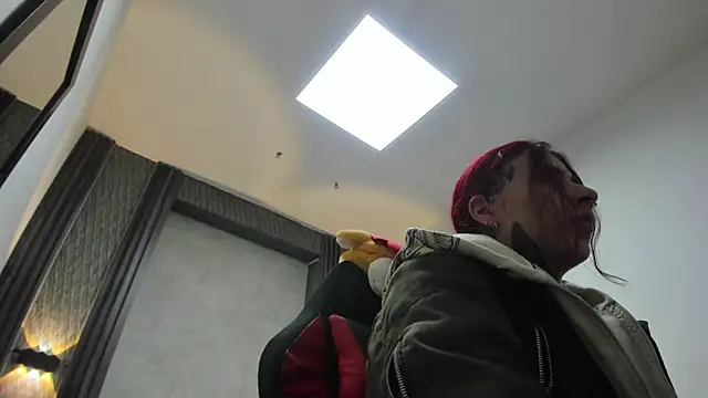 selene red  online show from April 6, 2026, 1:36 am