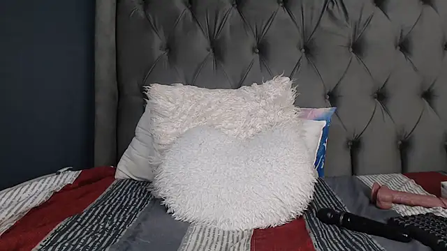 LOYAL SASHA online show from December 22, 2025, 11:02 pm