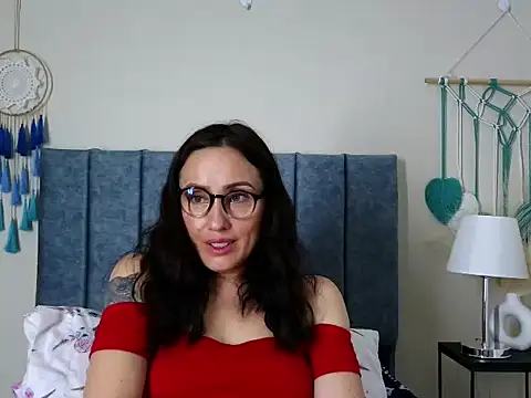 IberianMoonMK online show from September 27, 2025, 11:37 am