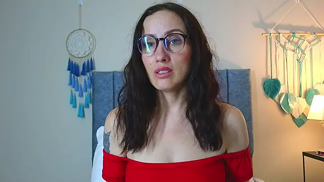 IberianMoonMK online show from November 13, 2025, 1:21 pm