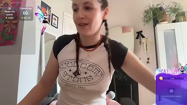 Snapshot of Littlelolo60 chatting on February 10, 2026, 12:53 pm Littlelolo60 online show from February 10, 2026, 12:53 pm