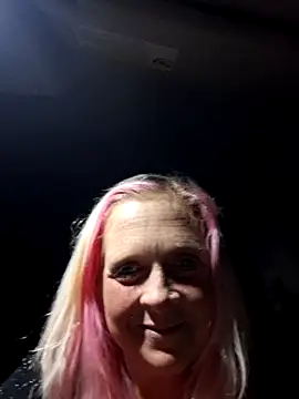 chubby british blonde uk online show from February 8, 2026, 2:59 am