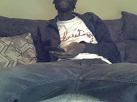 Snapshot of Delicious-D chatting on February 23, 2025, 7:49 pm Delicious-D online show from February 23, 2025, 7:49 pm