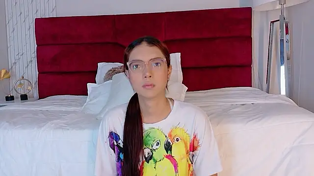 Snapshot of sara_saenz99 chatting on December 2, 2025, 7:09 pm sara saenz99 online show from December 2, 2025, 7:09 pm