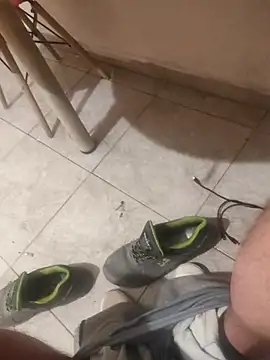 skrigul12 online show from March 15, 2025, 2:24 am