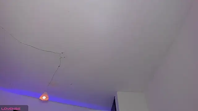 Scarlett 811 online show from April 21, 2026, 8:23 pm