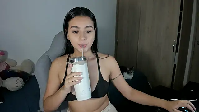 Snapshot of julia_strauns chatting on October 8, 2025, 5:27 am julia strauns online show from October 8, 2025, 5:27 am