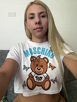 Snapshot of DollMagguie chatting on January 21, 2025, 8:54 pm DollMagguie online show from January 21, 2025, 8:54 pm