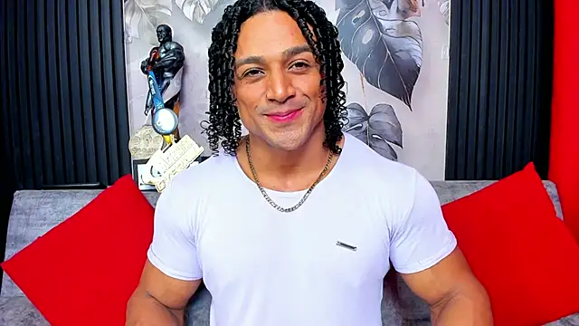 Snapshot of MikeEstevess chatting on September 30, 2025, 7:13 am MikeEstevess online show from September 30, 2025, 7:13 am