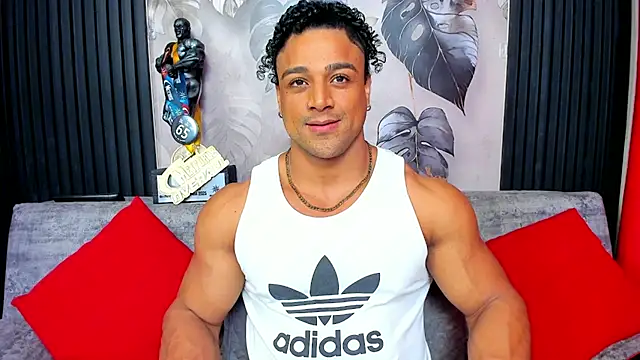 Snapshot of MikeEstevess chatting on November 17, 2025, 10:32 am MikeEstevess online show from November 17, 2025, 10:32 am