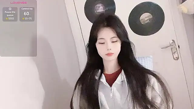 Qedgjwyz1 online show from February 7, 2025, 4:48 am