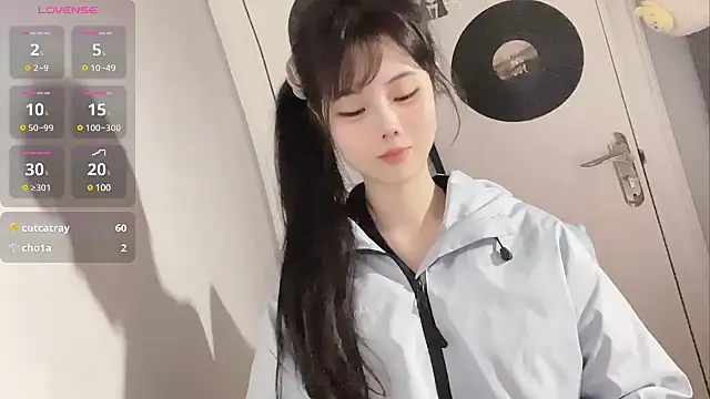 Qedgjwyz1 online show from February 26, 2025, 12:47 pm