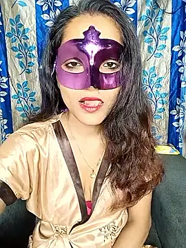 REVA DARLING online show from November 3, 2025, 3:02 pm