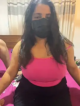 NOORA-GIRL online show from March 10, 2026, 4:06 am