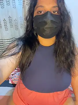 NOORA-GIRL online show from May 21, 2026, 2:51 am