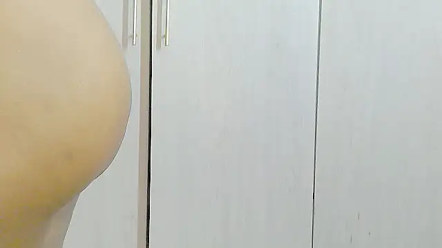 Snapshot of Destiny_Desire chatting on March 6, 2026, 6:04 pm Destiny Desire online show from March 6, 2026, 6:04 pm