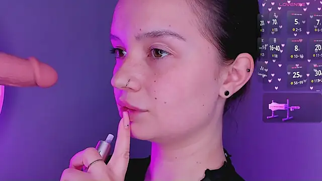 bitchpeace  online show from April 8, 2026, 11:16 pm