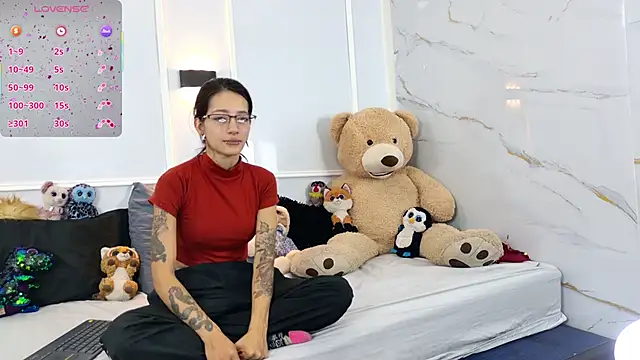 Snapshot of zorravioletta1 chatting on February 12, 2026, 1:17 pm zorravioletta1 online show from February 12, 2026, 1:17 pm