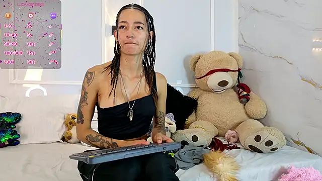 Snapshot of zorravioletta1 chatting on February 19, 2026, 12:12 pm zorravioletta1 online show from February 19, 2026, 12:12 pm