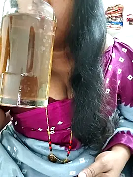 Snapshot of Swapna_143 chatting on October 25, 2025, 3:25 am Swapna 143 online show from October 25, 2025, 3:25 am