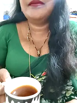 Snapshot of Swapna_143 chatting on June 18, 2026, 5:06 pm Swapna 143 online show from June 18, 2026, 5:06 pm