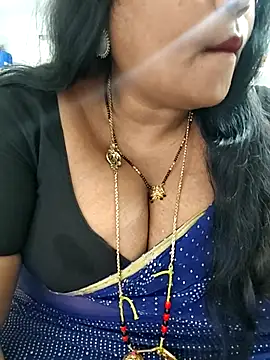 Snapshot of Swapna_143 chatting on July 17, 2026, 4:41 am Swapna 143 online show from July 17, 2026, 4:41 am
