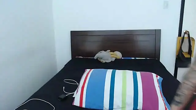 rebecca collin online show from October 16, 2025, 8:32 pm