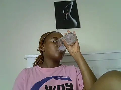 Snapshot of _nightnurse chatting on December 4, 2024, 1:31 pm nightnurse online show from December 4, 2024, 1:31 pm