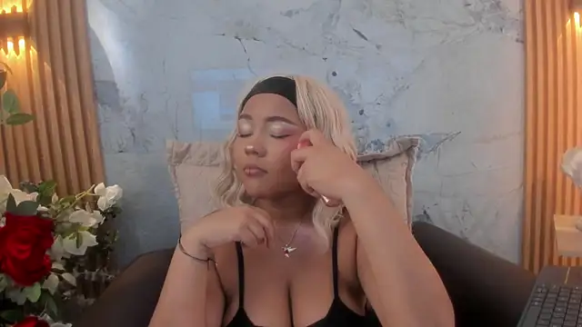 cherry chel online show from December 17, 2025, 7:42 pm