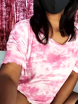 juhicpl143 online show from February 13, 2026, 10:55 am