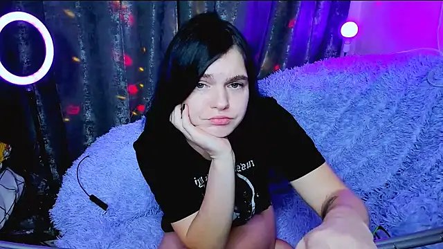 Snapshot of PussySaurus_ chatting on December 4, 2024, 7:34 pm PussySaurus online show from December 4, 2024, 7:34 pm