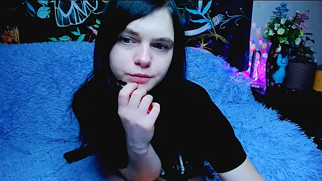 Snapshot of PussySaurus_ chatting on March 6, 2025, 1:05 am PussySaurus online show from March 6, 2025, 1:05 am