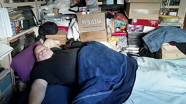 hadeszeuss2 online show from February 8, 2026, 2:42 pm