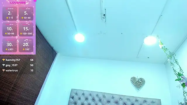 Hannah Miller   online show from November 5, 2025, 5:24 pm