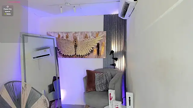 emma alice  online show from January 18, 2025, 12:36 pm