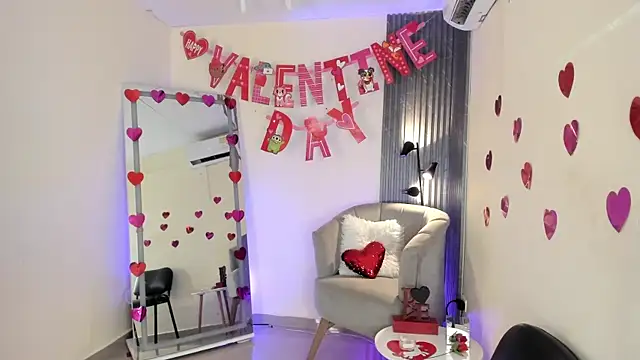 emma alice  online show from February 17, 2025, 12:38 pm