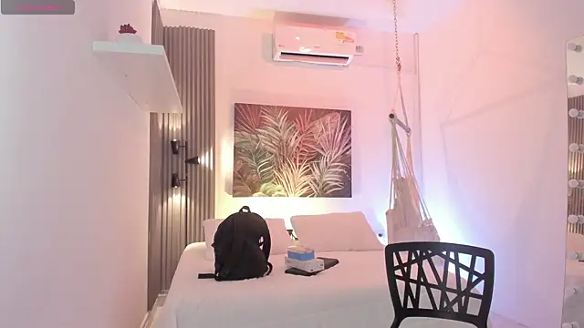 emma alice  online show from December 3, 2025, 10:13 am