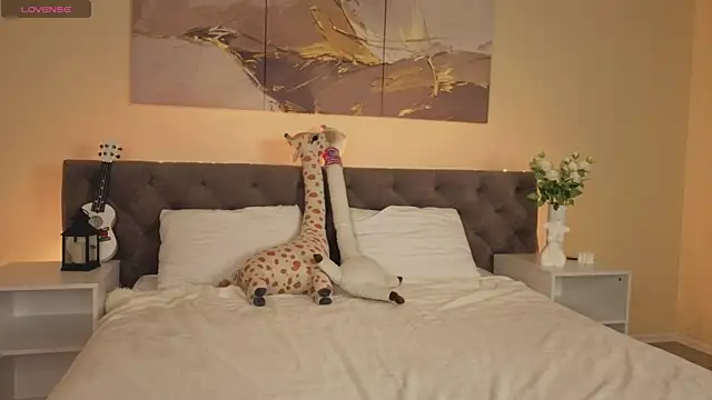 Ariella Sol online show from November 9, 2025, 1:15 am