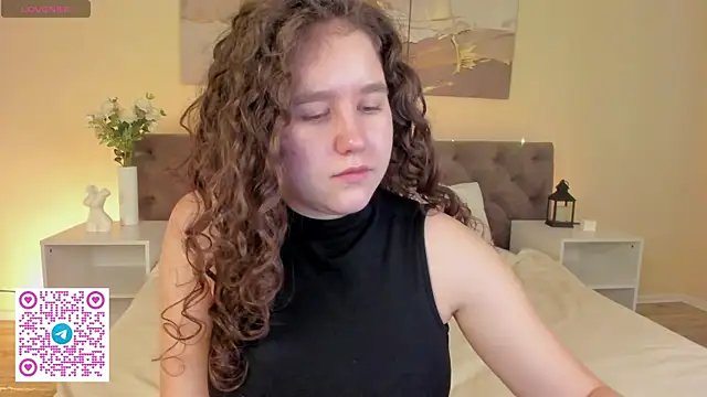 Snapshot of Ariella_Sol chatting on June 21, 2026, 1:08 am Ariella Sol online show from June 21, 2026, 1:08 am
