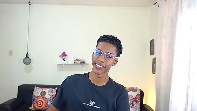 Snapshot of maiki18_ chatting on February 5, 2025, 5:42 pm maiki18 online show from February 5, 2025, 5:42 pm