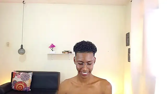 Snapshot of maiki18_ chatting on February 24, 2025, 4:58 pm maiki18 online show from February 24, 2025, 4:58 pm